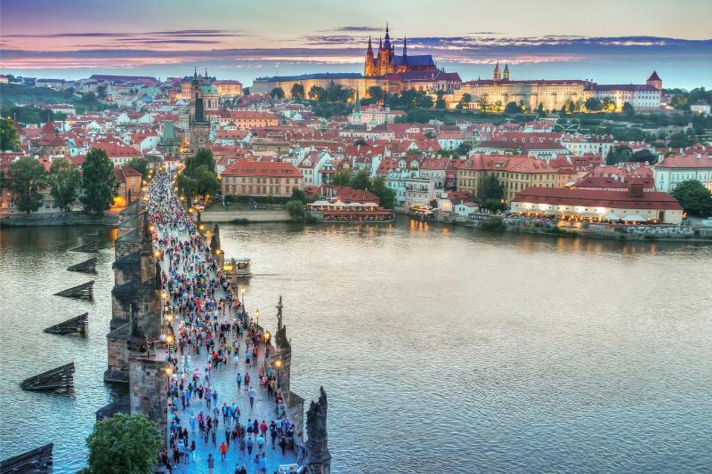 PRAHA POTVRZUJE SVOU POZICI MEZI TOP SVĚTOVÝMI KONGRESOVÝMI DESTINACEMI Praha potvrzuje svou pozici mezi top kongresovými destinacemi