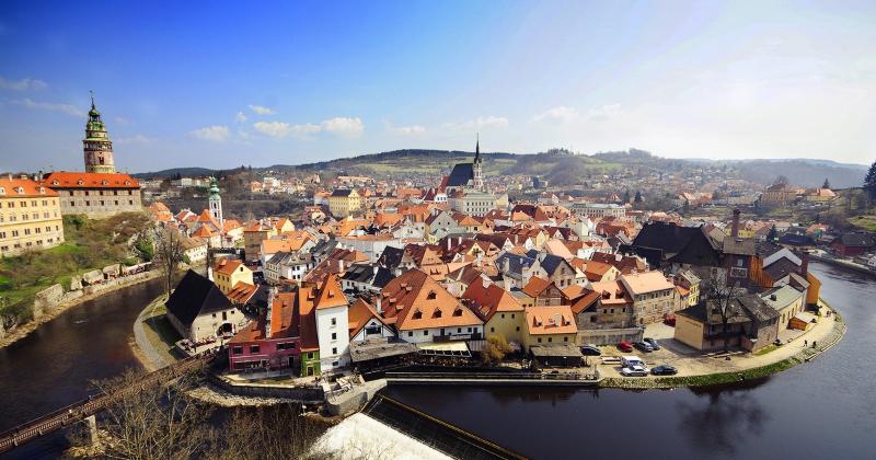 Český Krumlov jako součást UNESCO a eventů pro eventovy blog Maxin PRAGUE 800px Cesky Krumlov jako soucast UNESCO a eventu pro eventovy blog Maxin PRAGUE 800px